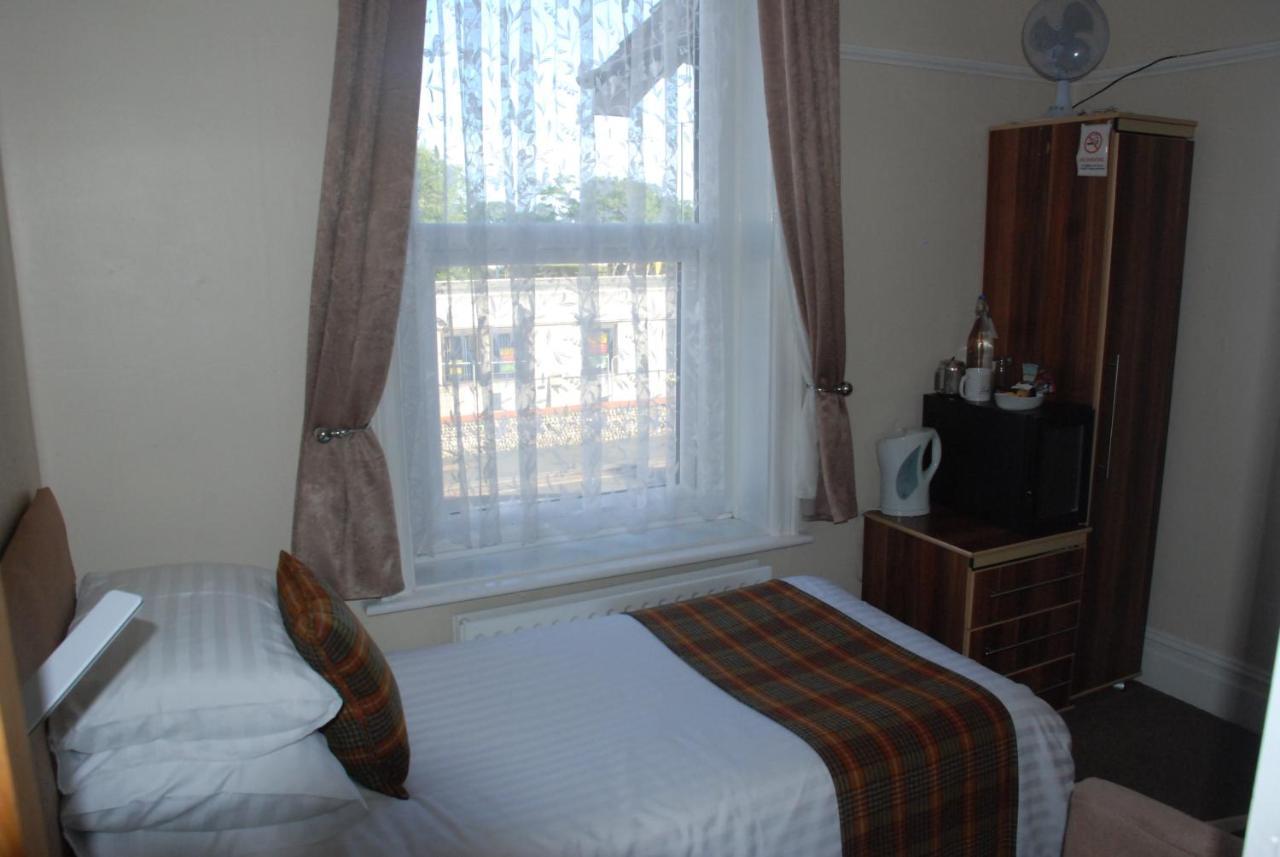 Trevali Guest House Богнор-Риджис Екстер'єр фото